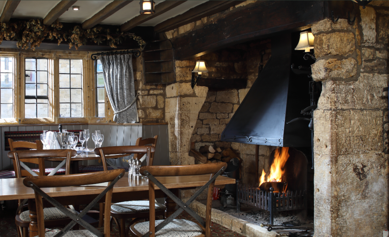 4 Ancient Pubs That Serve Up Charm in the English Countryside